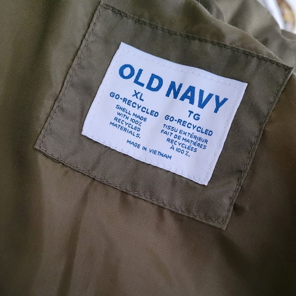 BNWT green puffer vest men's - Picture 2 of 4